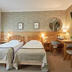 Batory Hotel 3*