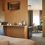 Batory Hotel 3*